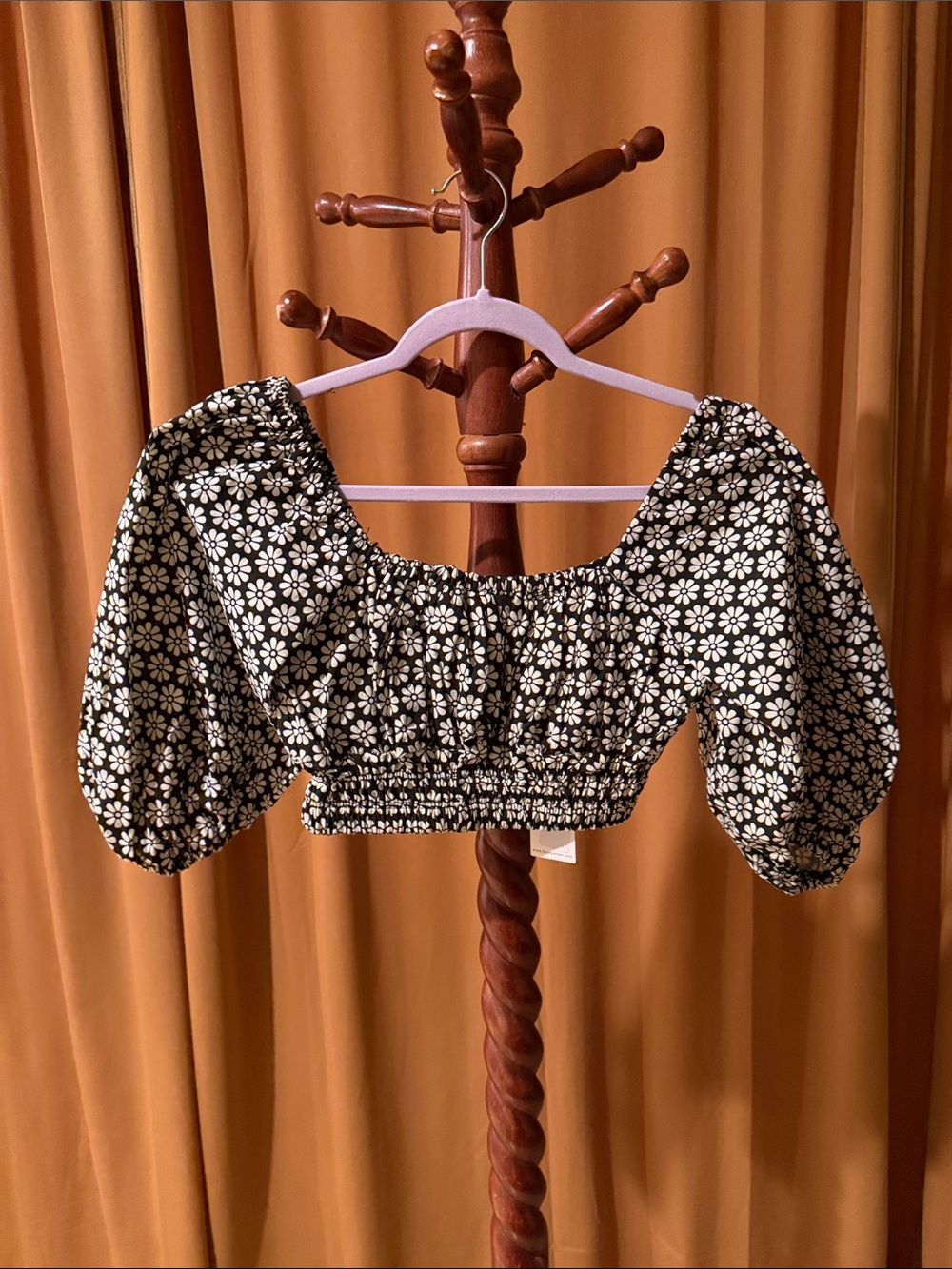 By Together Black and White Daisy Puff Sleeve Crop Top